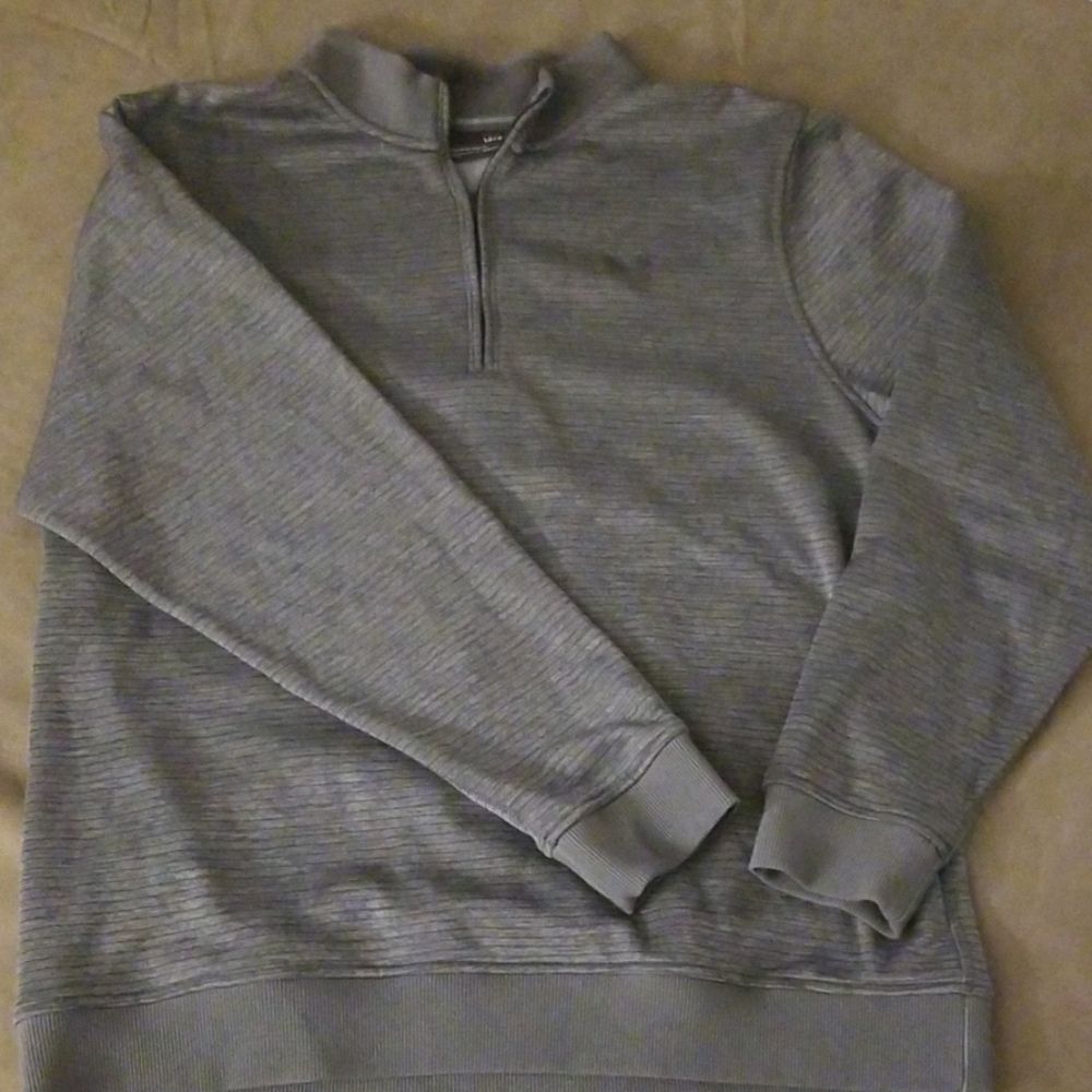 Under Armour Sweatshirt